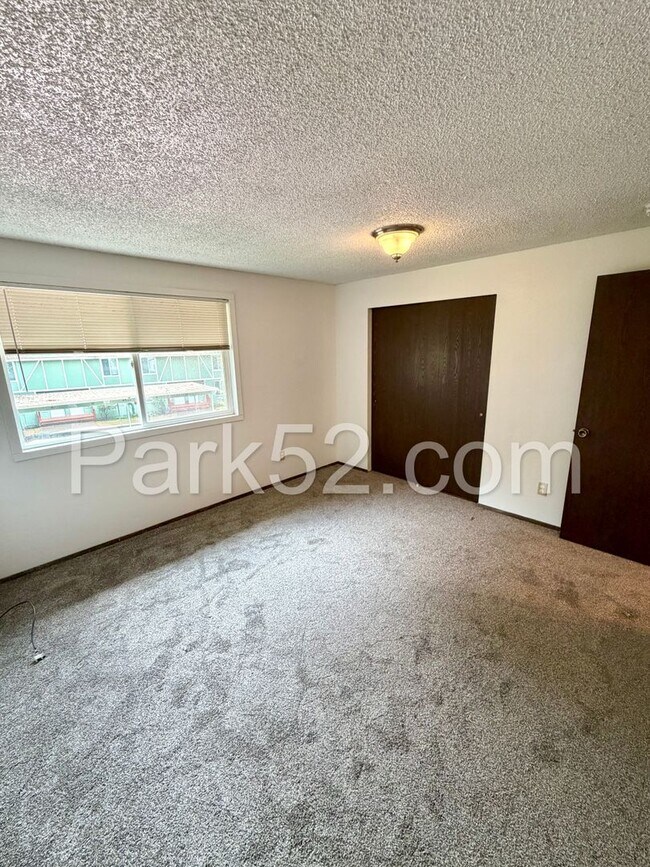 Building Photo - 9421 43rd St Ct W