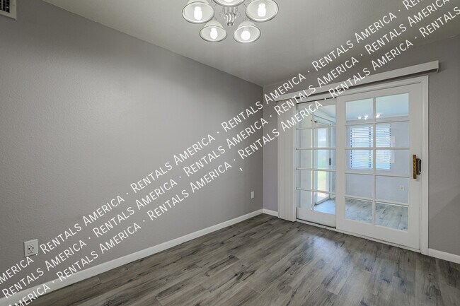 Building Photo - 6312 S College Ave