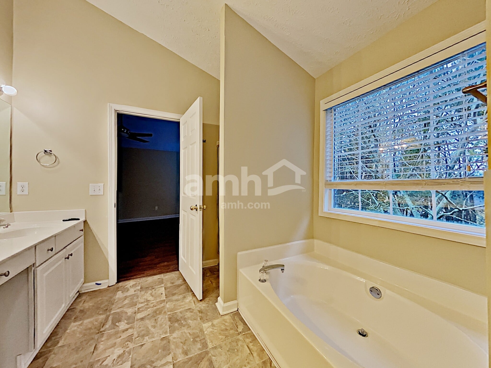 Building Photo - 3151 Serenade Ct