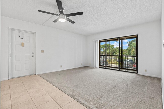 Building Photo - 811 Sky Pine Way