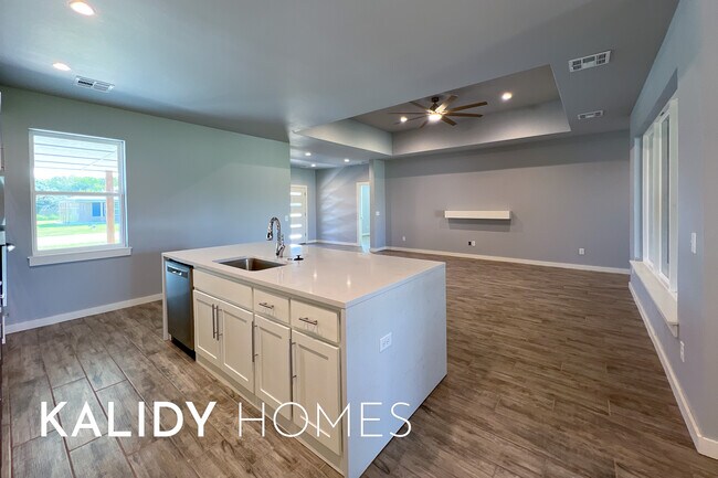 Building Photo - 213 Olde Ml Ct