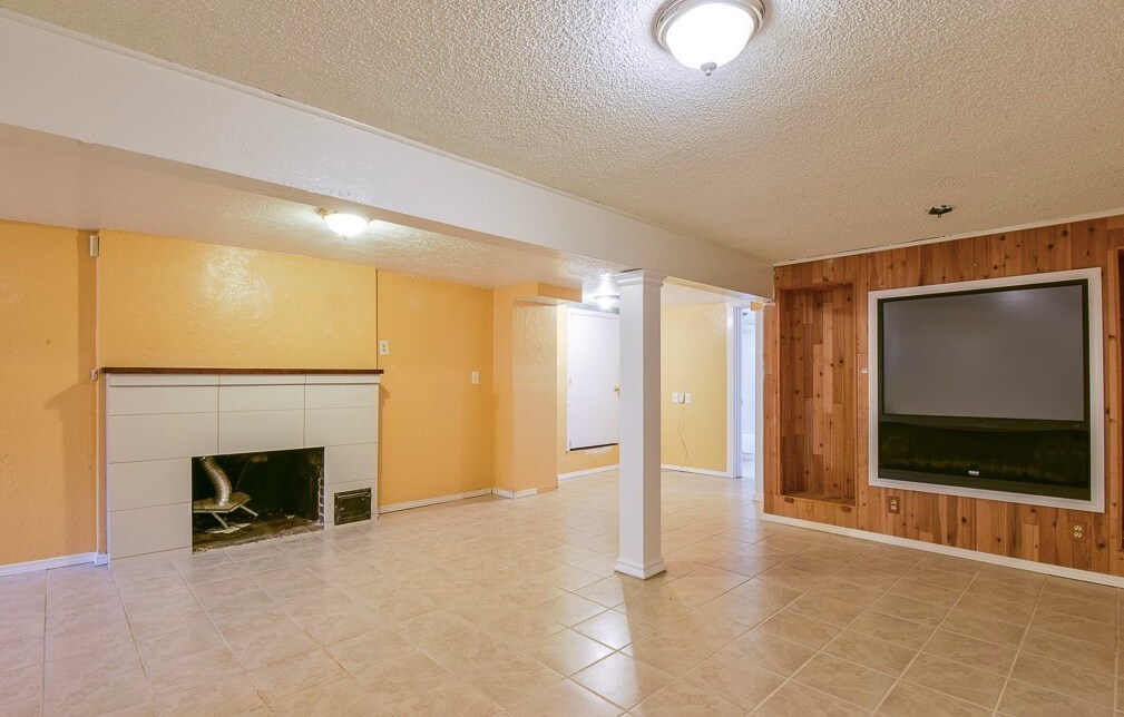 Building Photo - 1610 Northlake Way NW