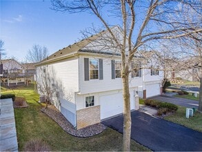 Building Photo - 916 Parkside Blvd