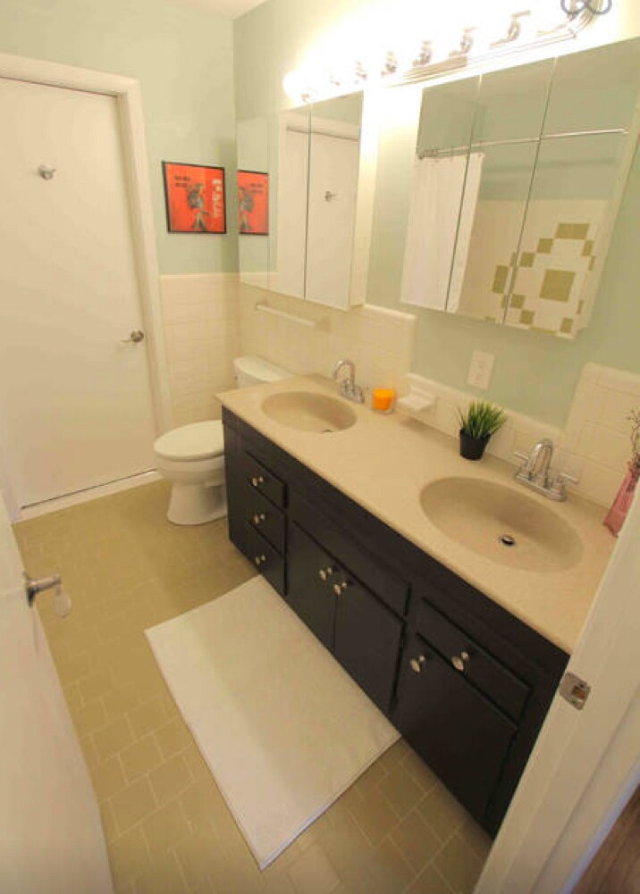 Building Photo - 5011 Suter Dr