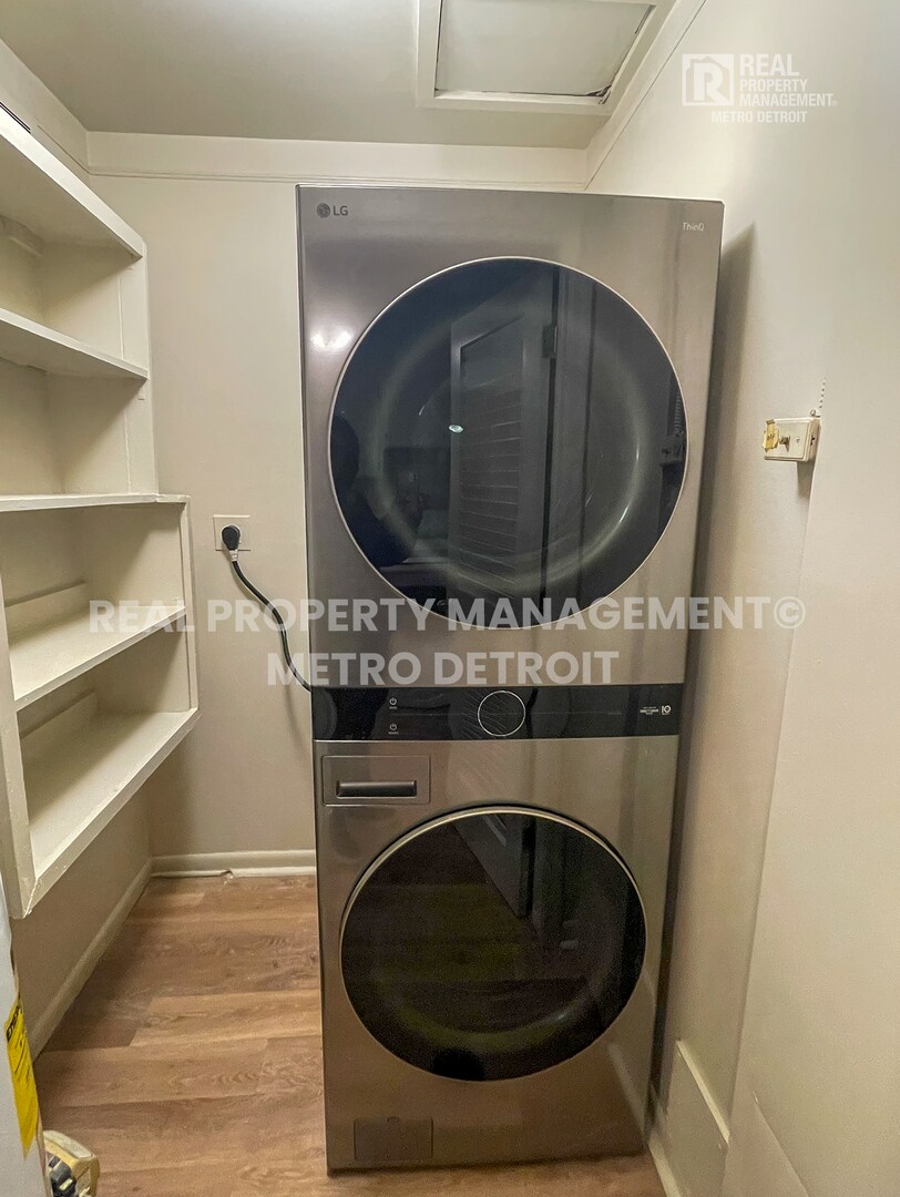 Building Photo - 4192 Drouillard St