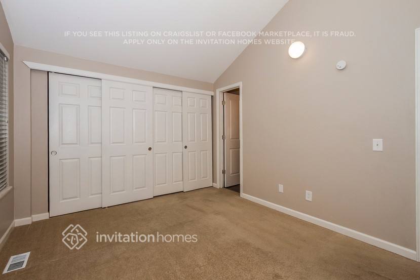 Building Photo - 10165 E Peakview Ave