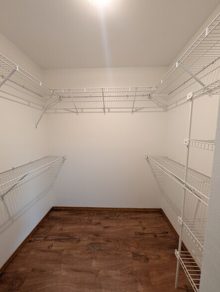 Building Photo - 517 Bearded Oaks Cir