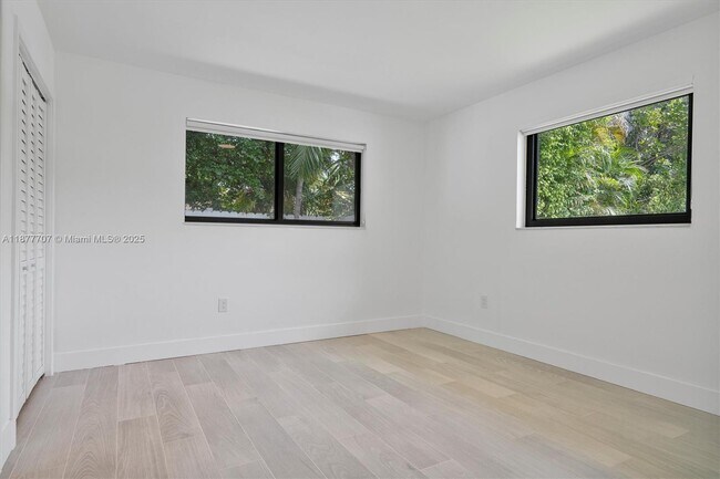 Building Photo - 1245 NE 85th St