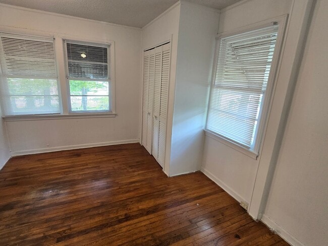 Building Photo - Decker Boulevard-International Corridor