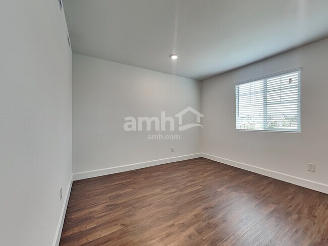 Building Photo - 4820 Blushing Star St