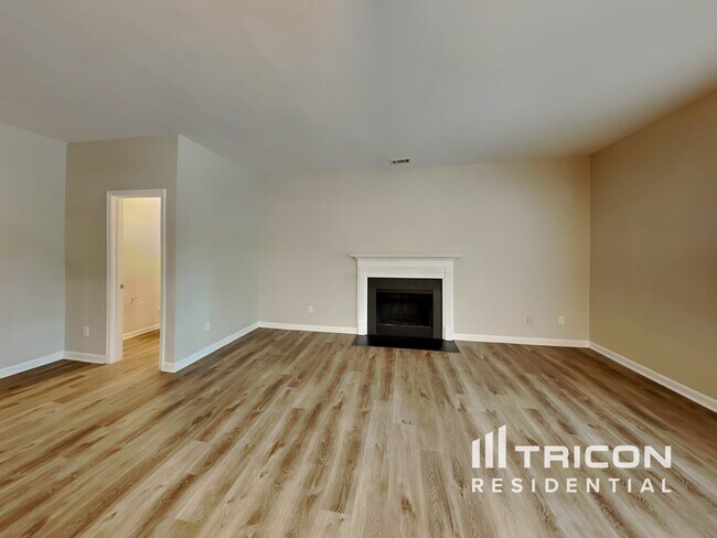 Building Photo - 359 Oakhaven Way