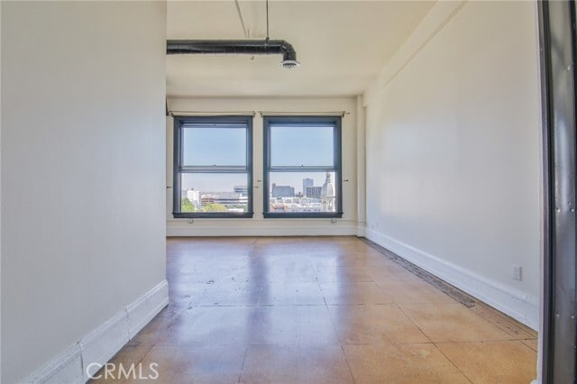 Building Photo - 108 W 2nd St