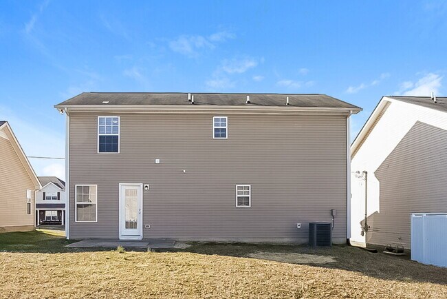 Building Photo - 324 Sarna Dr