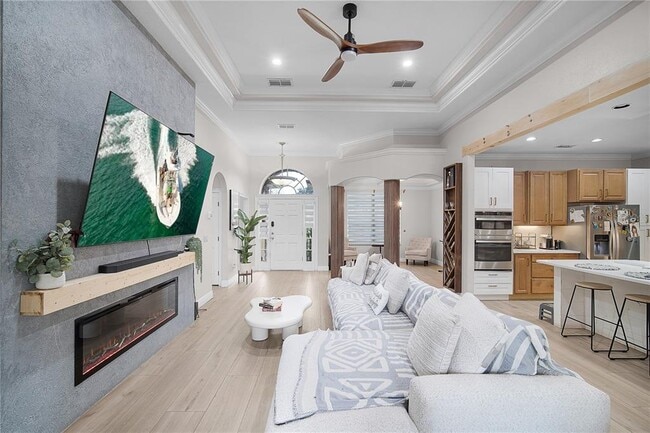 Building Photo - 1057 Island Pointe Dr