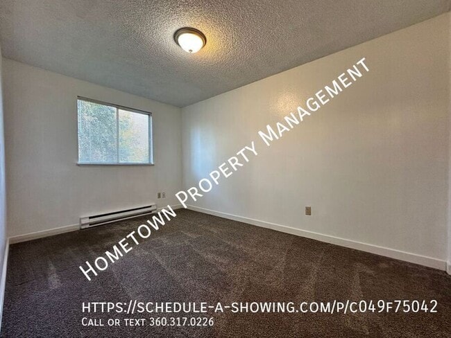 Building Photo - 1310 Goldenrod Dr SE