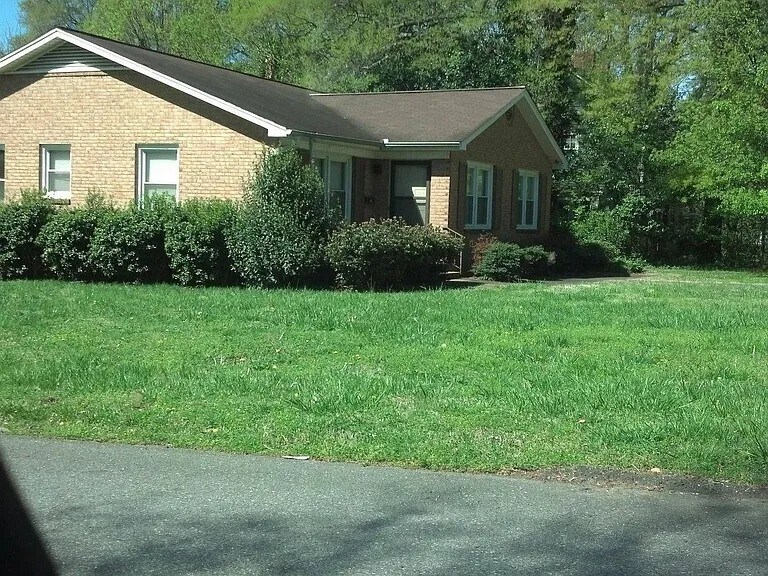 Building Photo - 401 W Mountain St