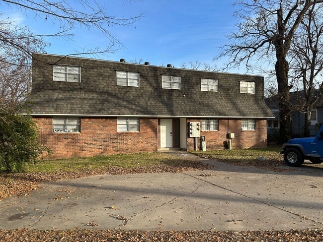 Building Photo - 209 Lecta Ave