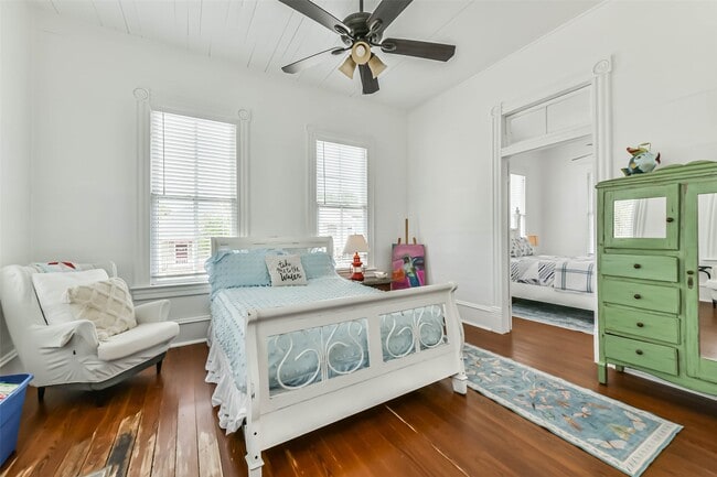 Building Photo - 3301 Ave N Ursuline St