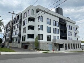 Building Photo - 806 Olympic St