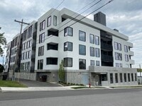 Building Photo - 806 Olympic St