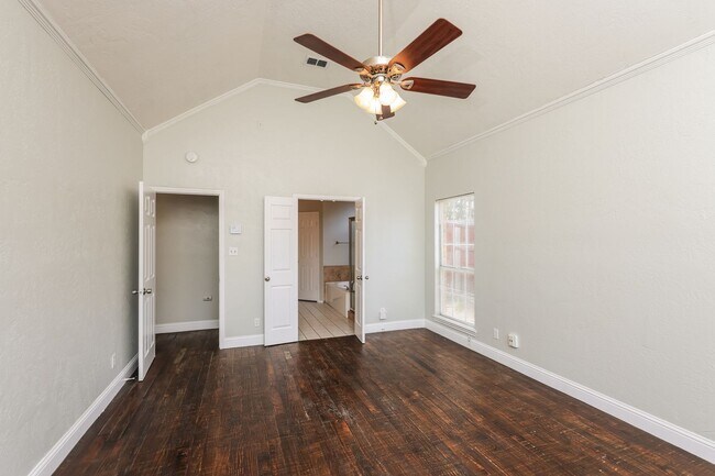 Building Photo - 5BR/2.5BA | Newly Renovated Single Family Home | Great Front and backyard | Private Pool!