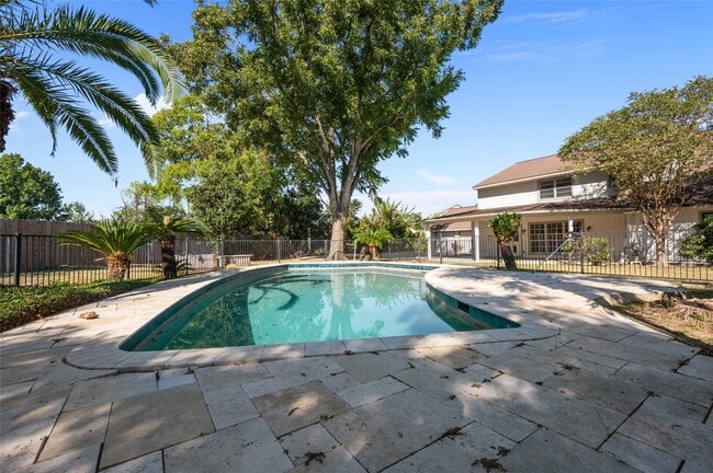 Building Photo - 4702 Bayou Vista Dr