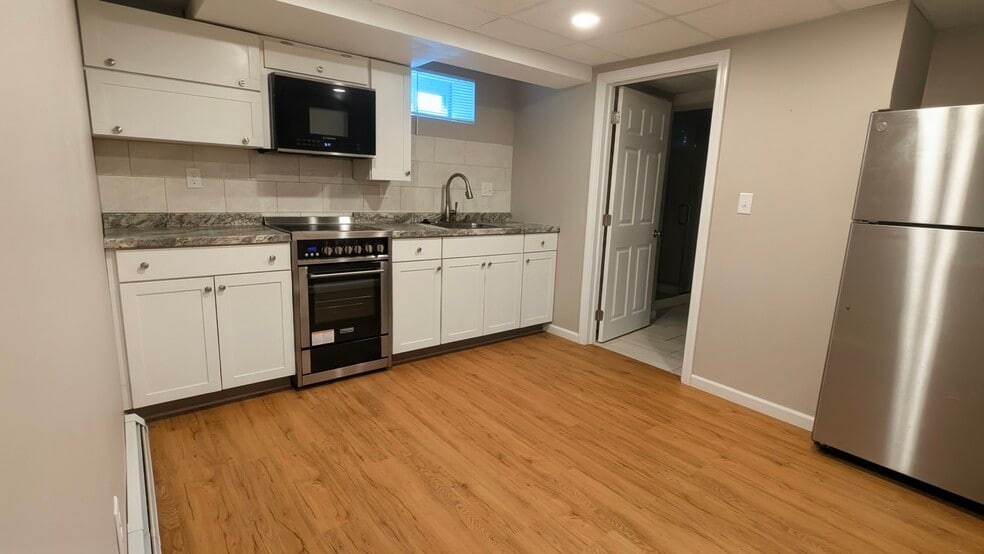 Primary Photo - 17 Columbus Rd