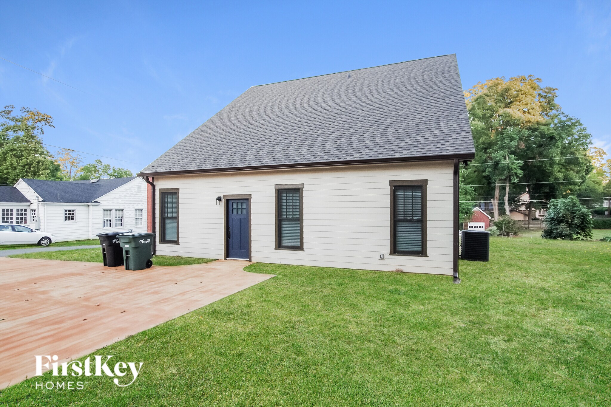 Building Photo - 300 S Crawford St