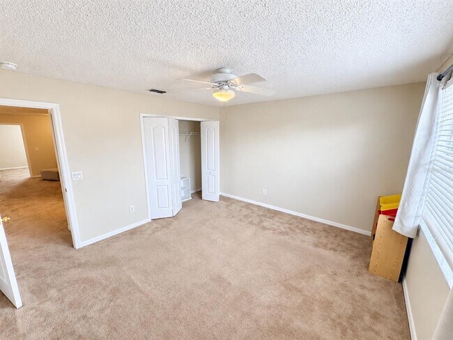 Building Photo - 1109 Royal St George Dr