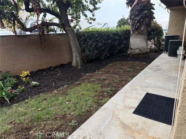 Building Photo - 1365 Crafton Ave