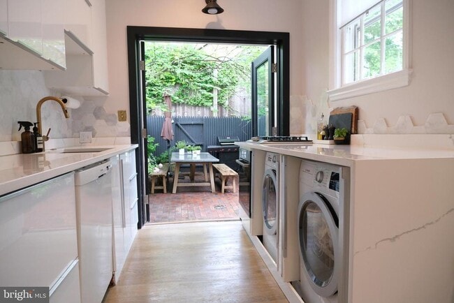 Building Photo - 1337 28th St NW