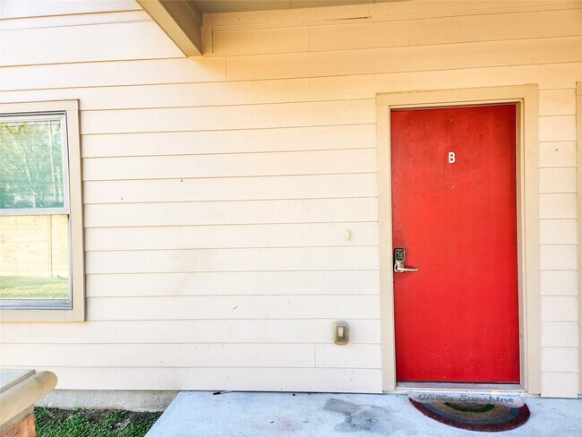 Building Photo - 5910 Shelburne St