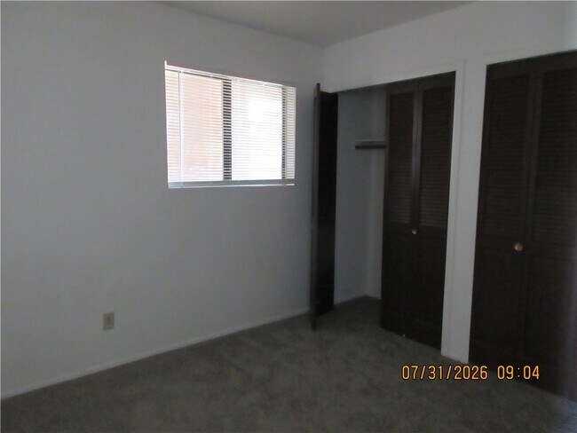 Building Photo - 3574 N Wells St