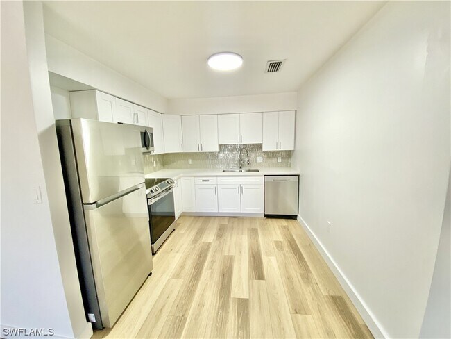 Building Photo - 11291 Linda Loma Dr