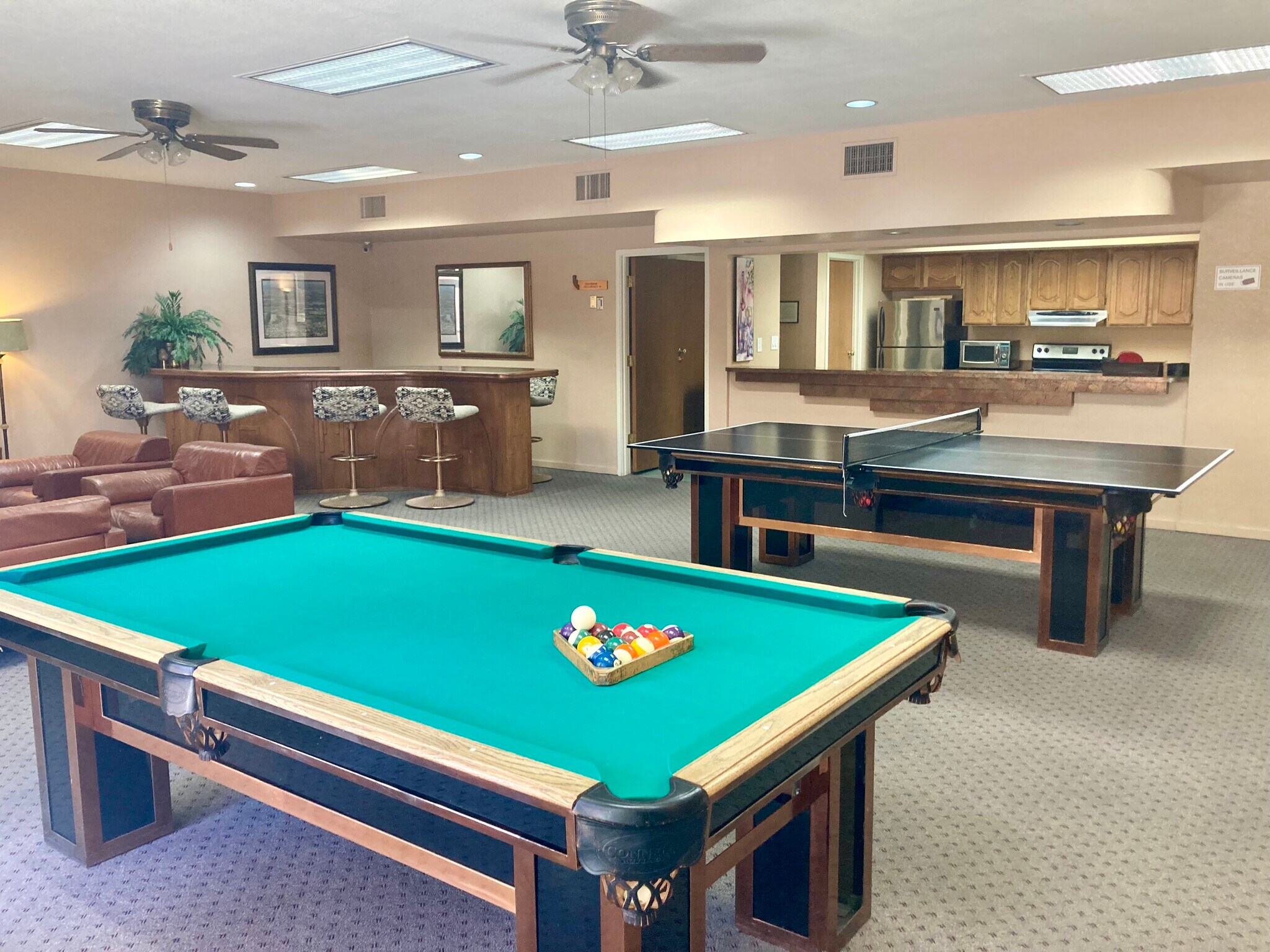 Building Photo - 12222 N Paradise Village Pky W