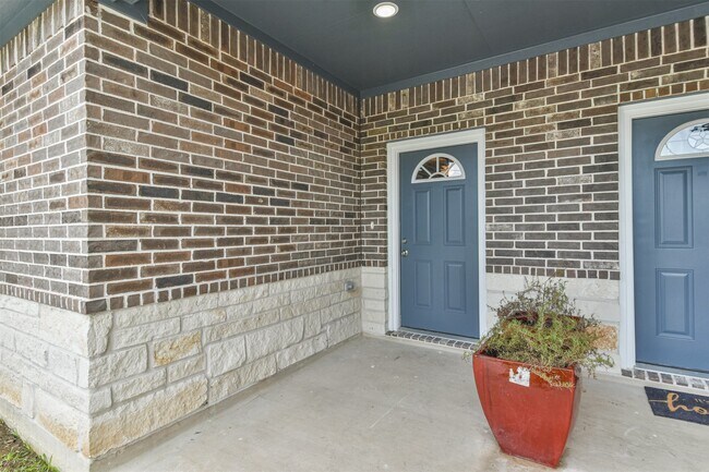 Building Photo - 7524 E Maxroy St