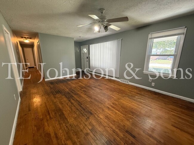 Building Photo - Charming 4 Bedroom in Winston Salem