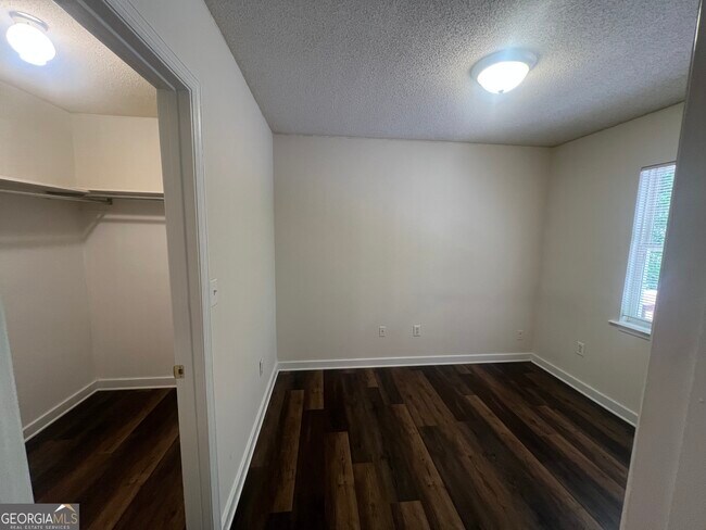 Building Photo - 265 Pine Valley Dr