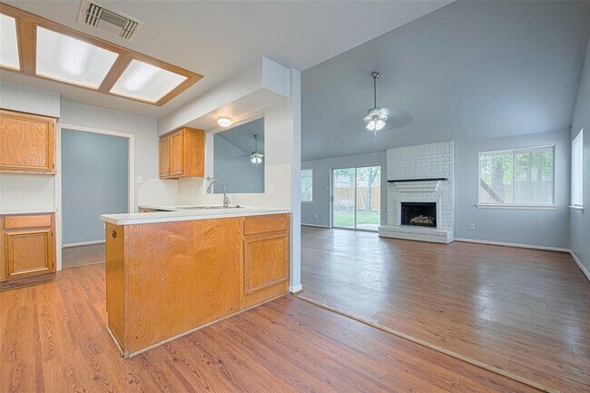 Building Photo - 15238 Ensenada Dr
