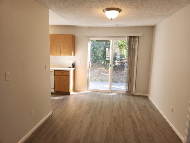 Building Photo - Ridgeview @ Stetson Hills- Newly remodeled 3 bedroom