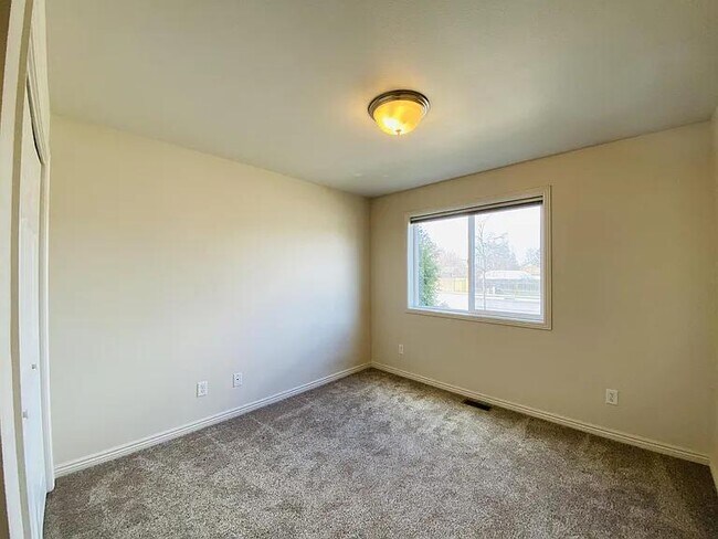 Building Photo - 3424 W Babcock St