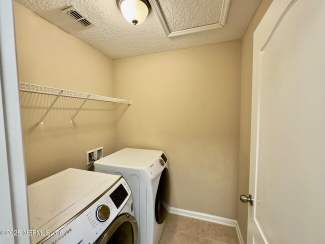 Building Photo - 3705 Old Hickory Ln