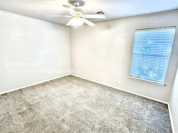 Building Photo - 1201 W 112th St