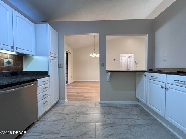 Building Photo - 23 Aston Cir