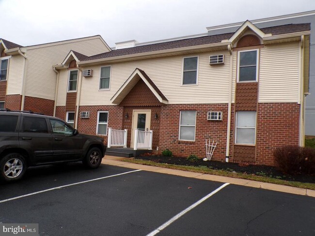 Building Photo - 312 Walnut Ct Way