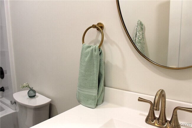 Building Photo - 110 Hotel St