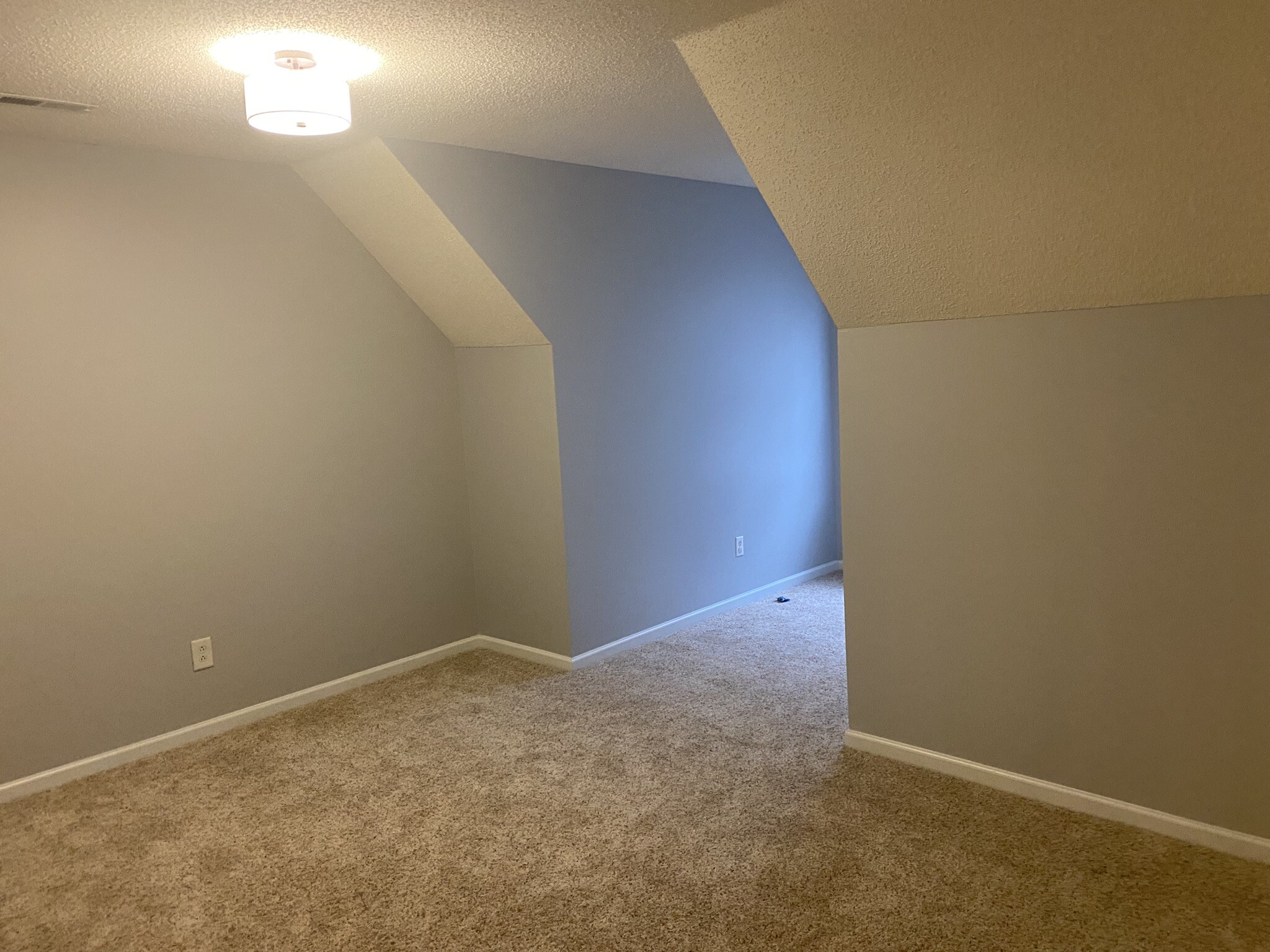 Building Photo - 8041 Christmas Ct