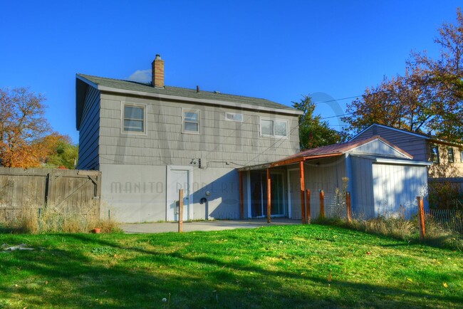 Building Photo - Shadle Bungalow with finished basement