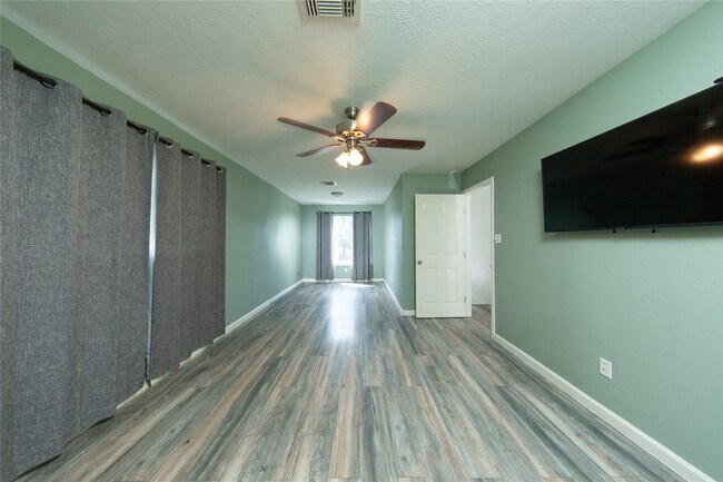 Building Photo - 11003 Kirkmead Dr