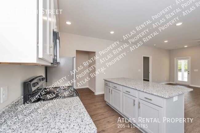 Building Photo - 4416 Tari St